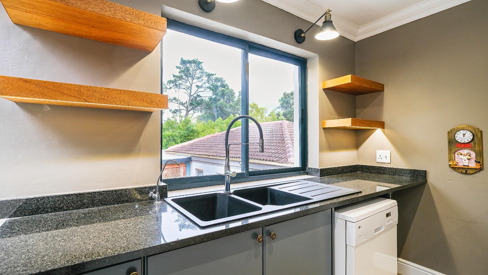 752703_18_Blackwood_Ave__Heatherlands__George__WC-33.jpeg
