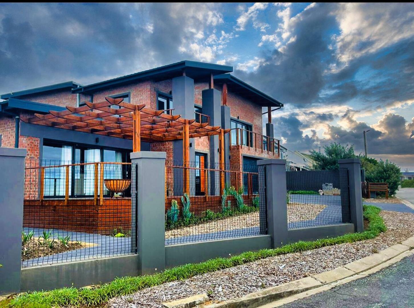 5 Bedroom House for Sale - Western Cape