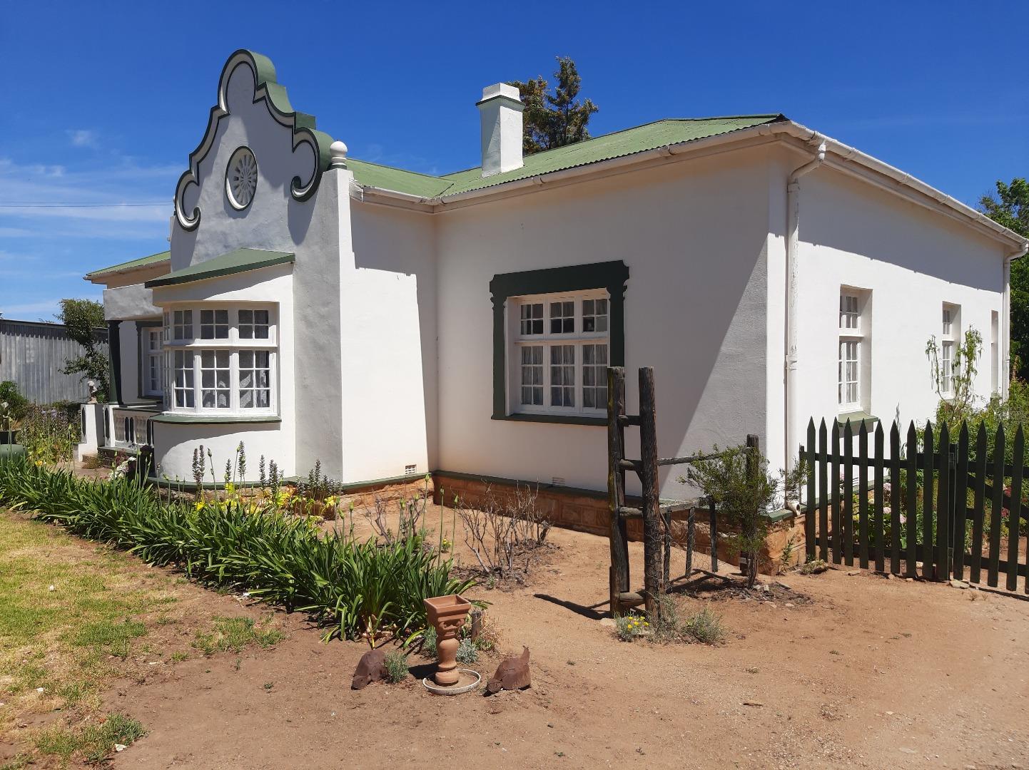 3 Bedroom  House for Sale in Uniondale - Western Cape