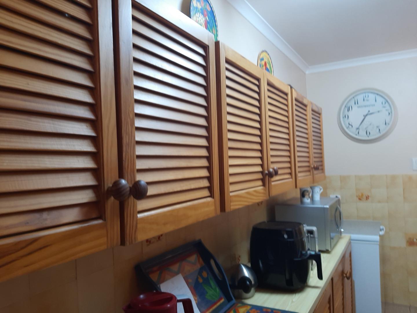 711826_KITCHEN.jpg