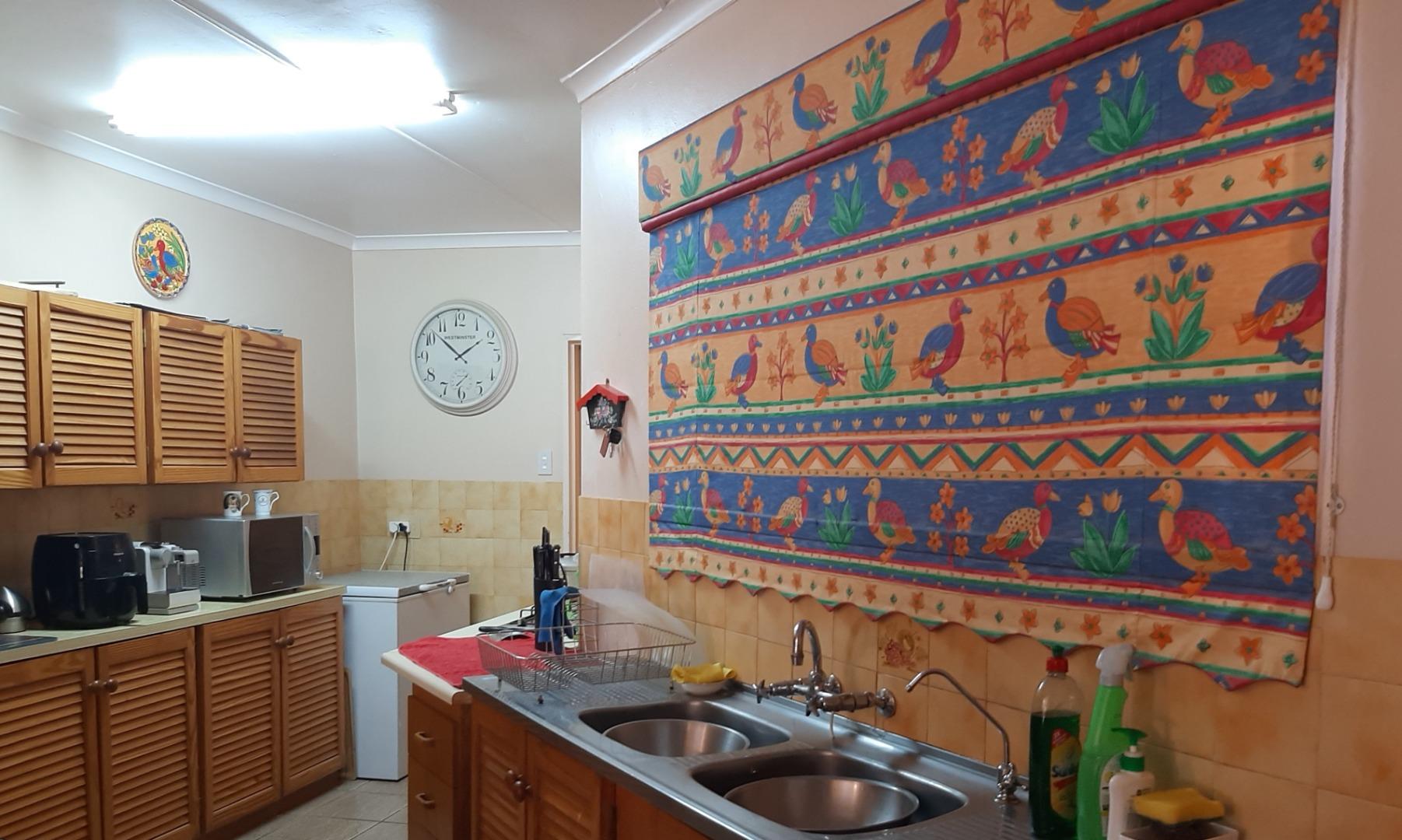 711826_KITCHEN_(3).jpg