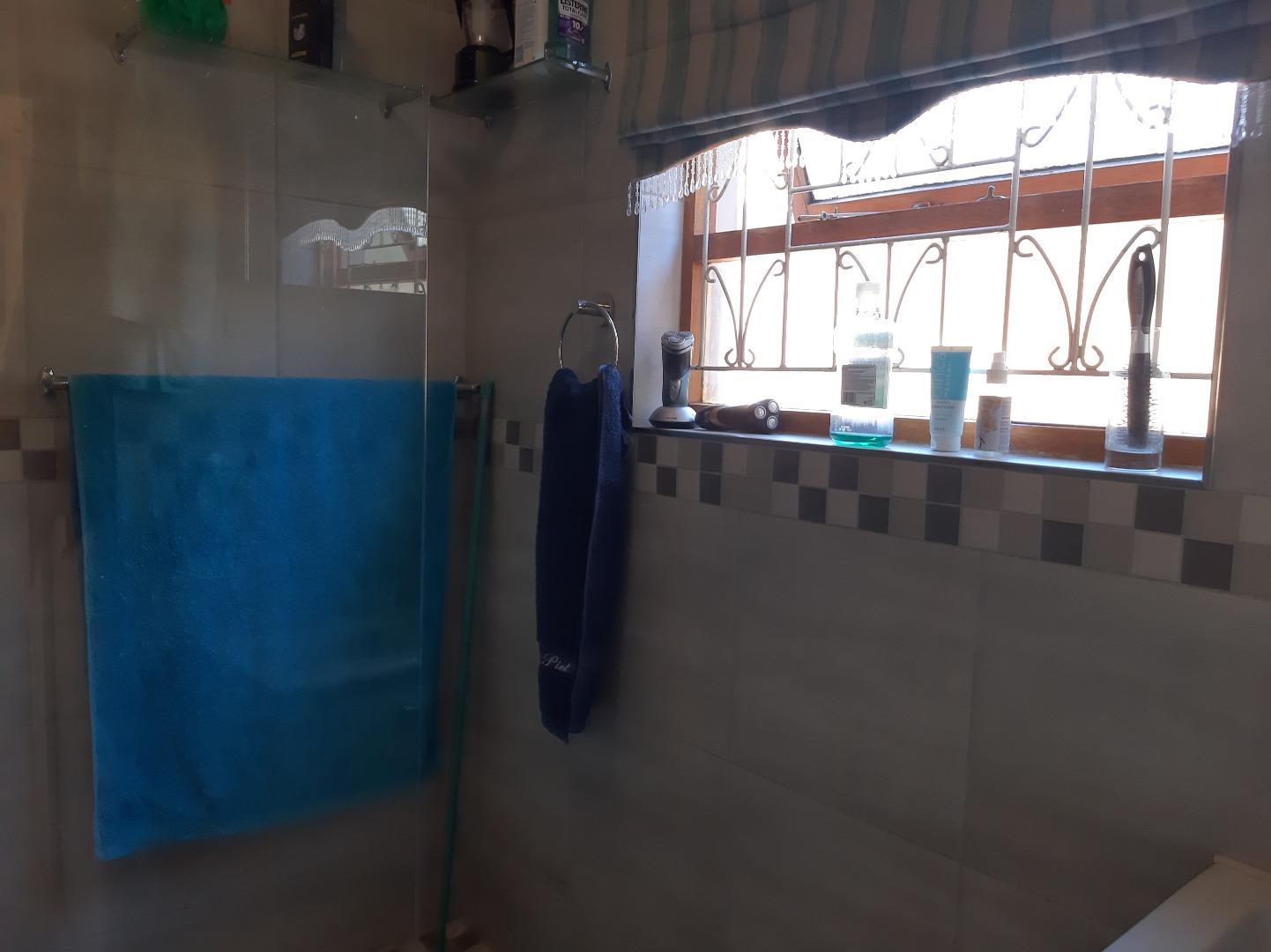 711826_MAIN_ENSUITE_(2).jpg
