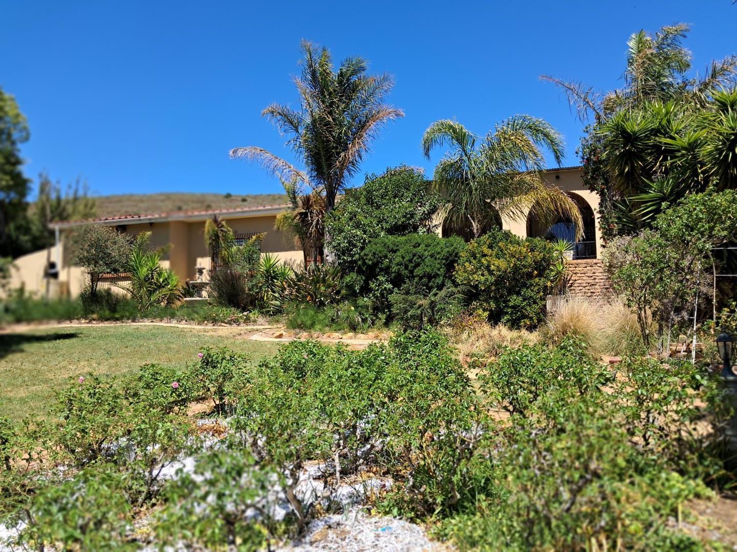 5 Bedroom  House for Sale in Uniondale - Western Cape