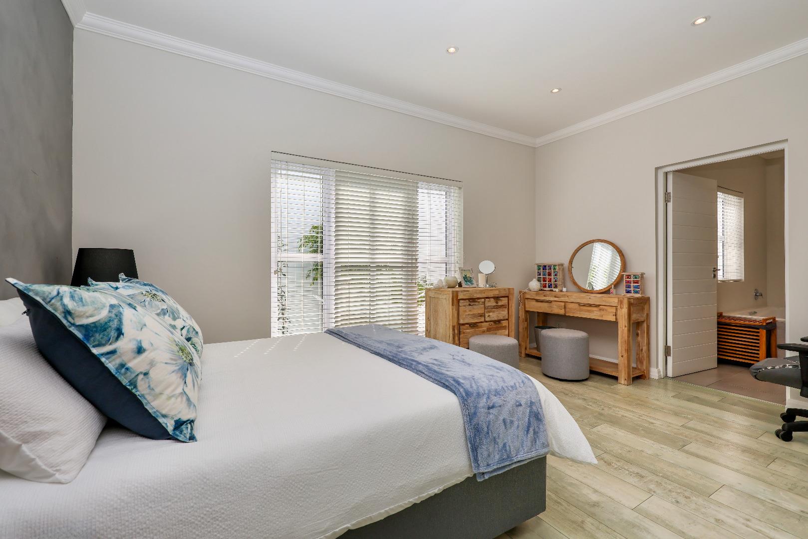 765265_Bedroom_2.JPG