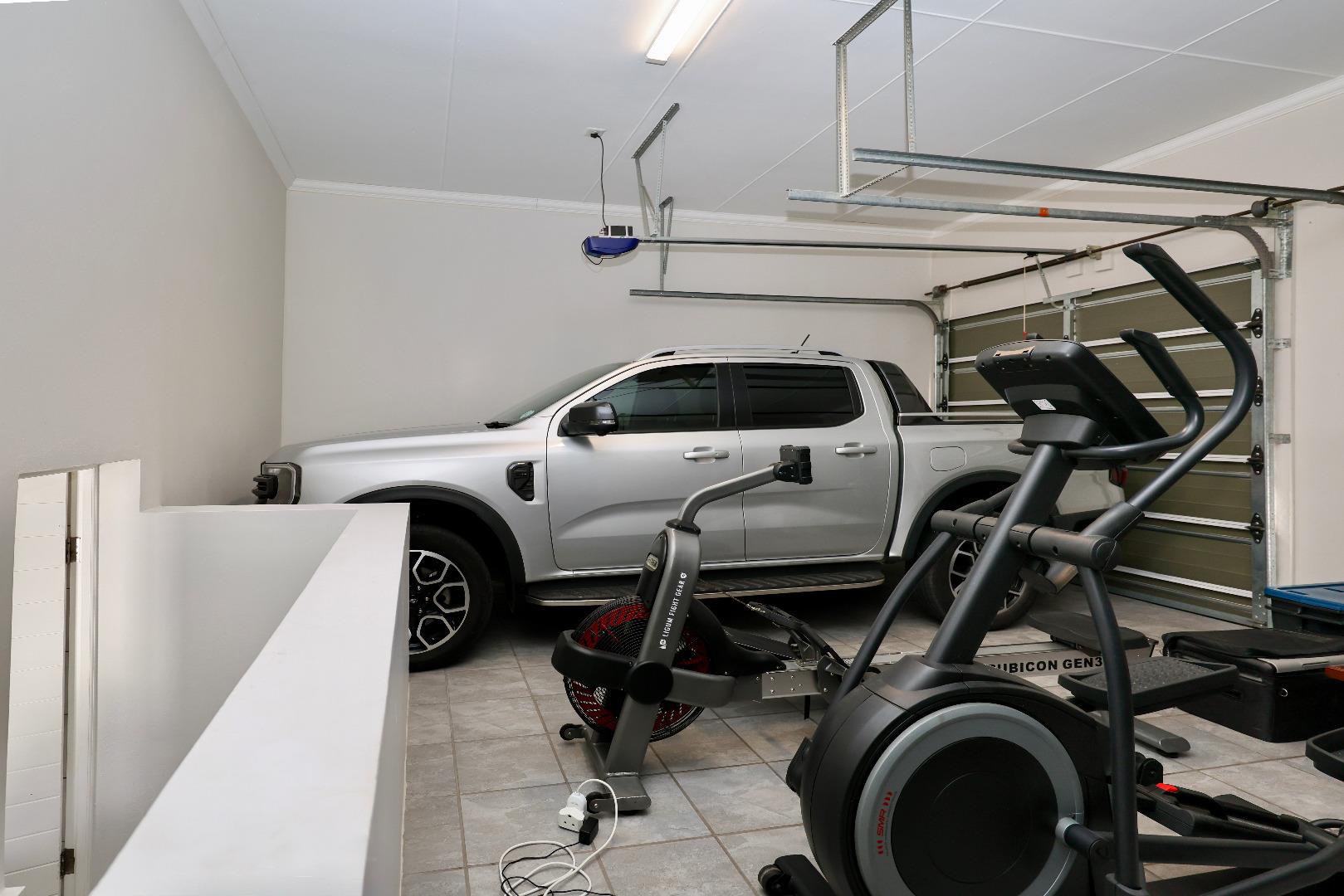 765265_Garage_.JPG