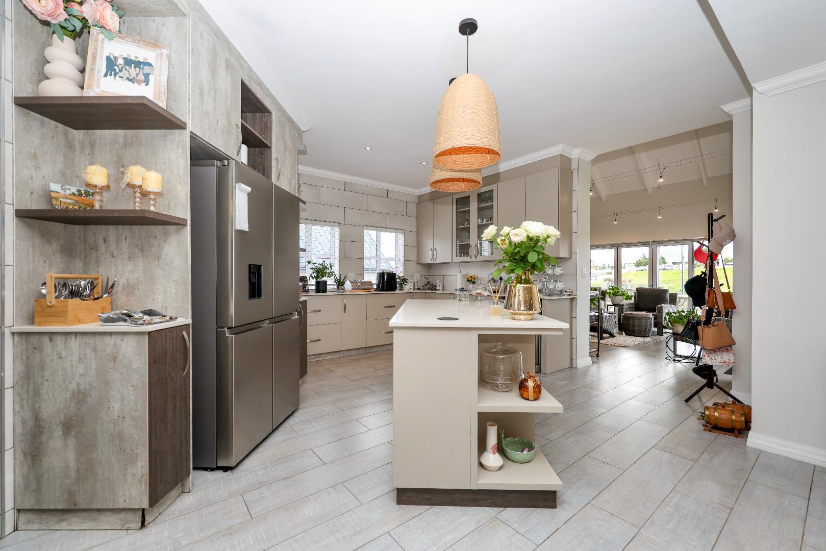 765265_Kitchen(3).JPG