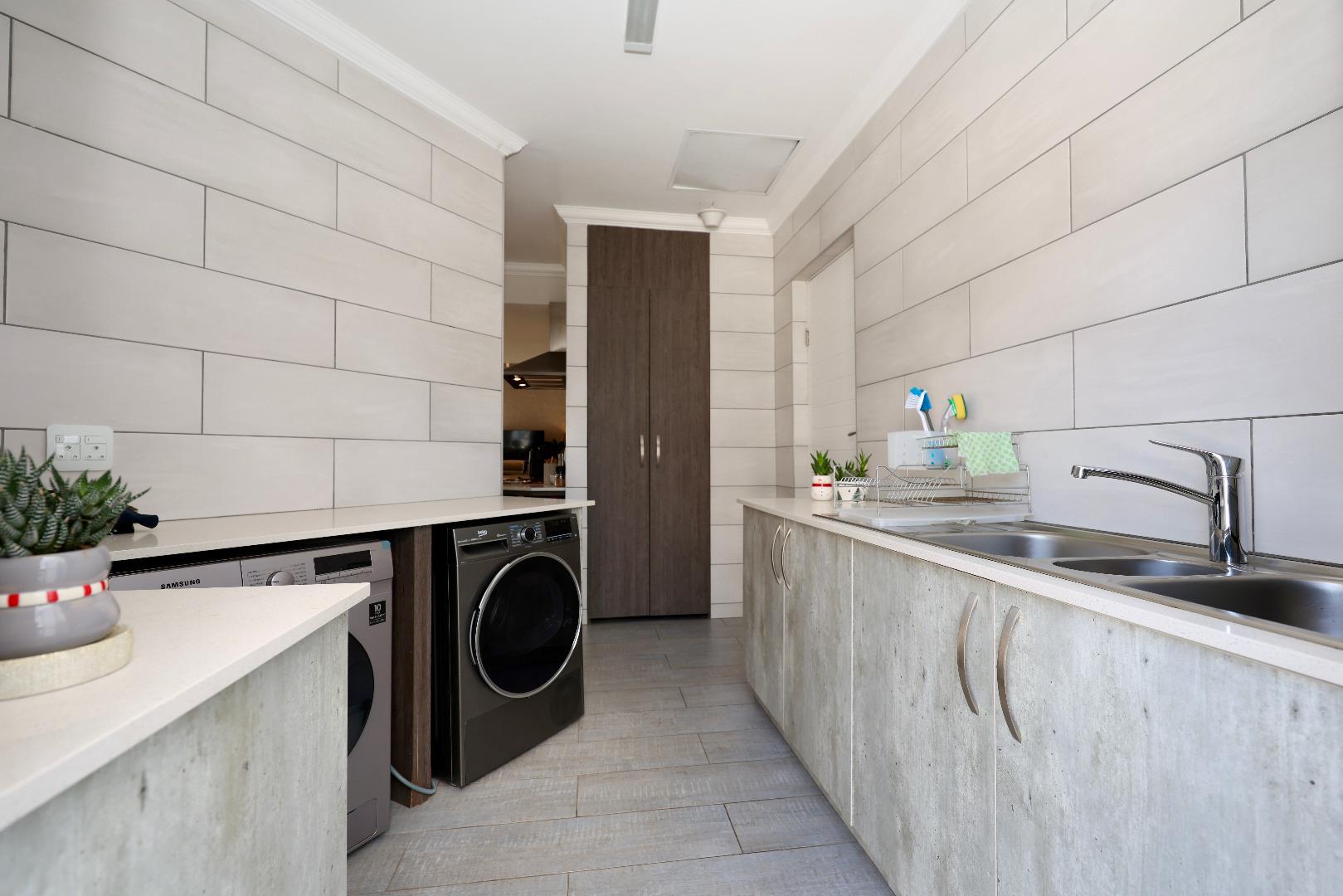 765265_Laundry(1).JPG
