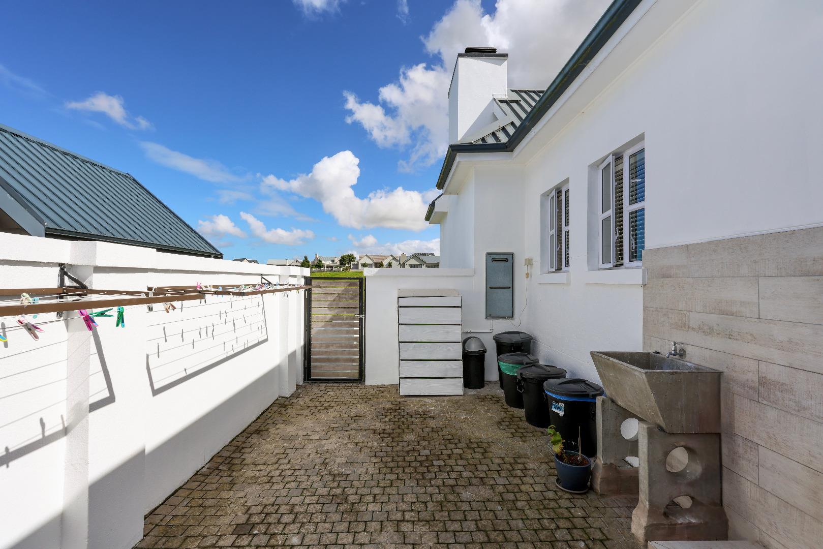 765265_Laundry_Backyard.JPG