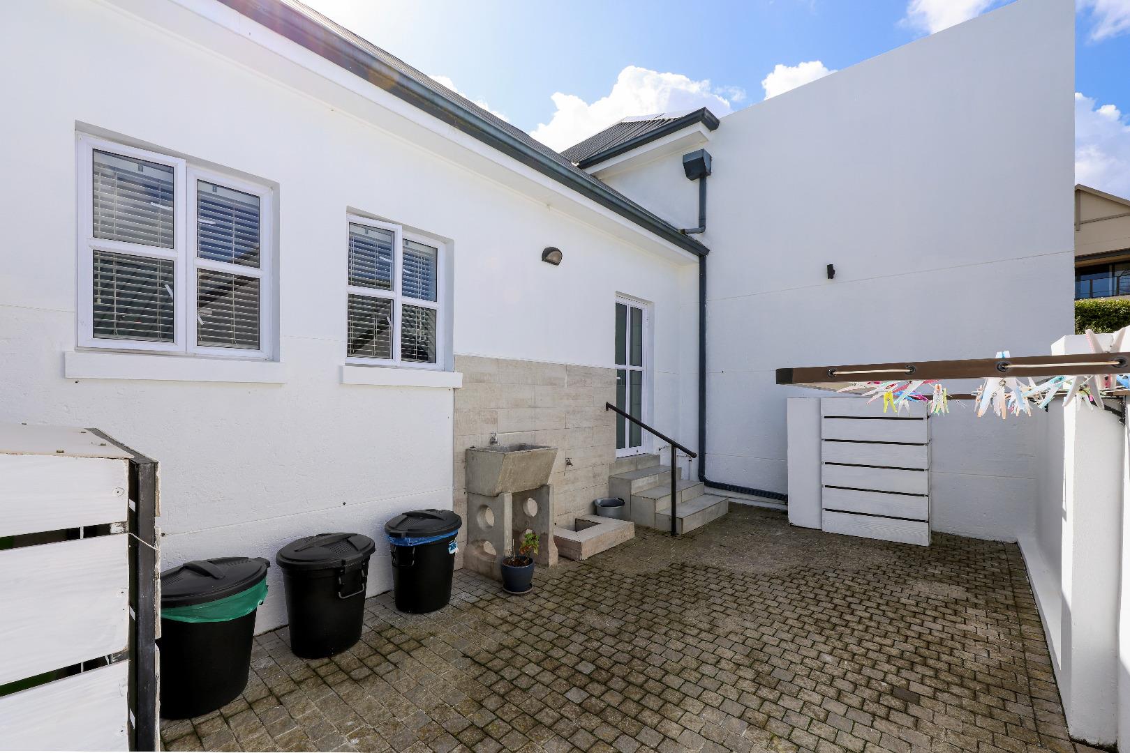 765265_Laundry_backyard_.JPG